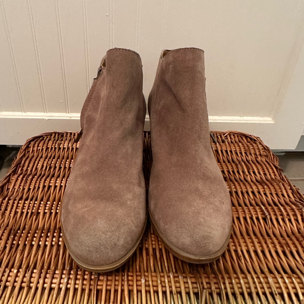 Lucky brand ankle booties. Size 7